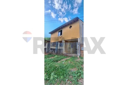Casa en Venta, Villa Elisa - barrio Mbocajaty