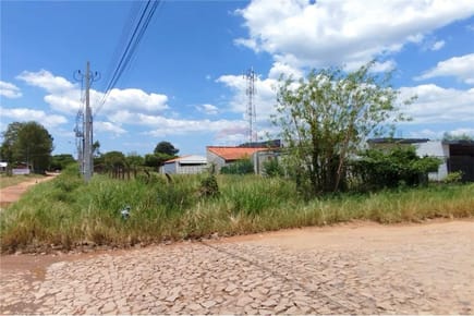 Vendo terreno en esquina en Limpio -Ideal para construcción de duplex