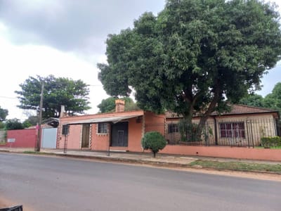 Casa en esquina en venta - Barrio Santa Ana, San Lorenzo