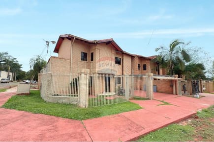 EN VENTA AMPLIO DUPLEX EN CIUDAD DEL ESTE 