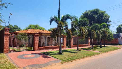 VENDO HERMOSA CASA EN ITAUGUA