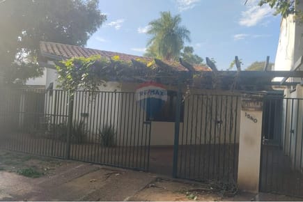 CASA EN MBURUCUYA
