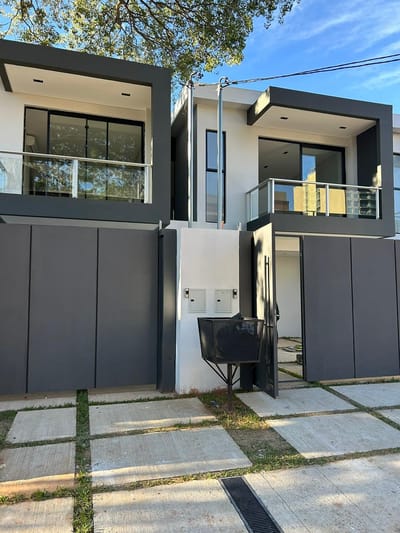 DUPLEX A ESTRENAR EN ALQUILER CON QUINCHO Y PISCINA ZONA MBURUCUYÁ.