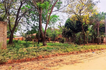 TERRENO DE 520 M2 EN LUQUE - BARRIO MORA KUE