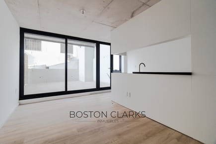 APARTAMENTO DE DOS DORMITORIOS CON PATIO EN VENTA EN AGUADA