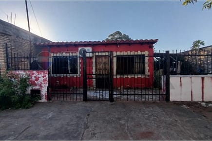 TERRENO CON CASA A DEMOLER, LAMBARE