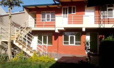 EN VENTA, CASA 2 PLANTAS 