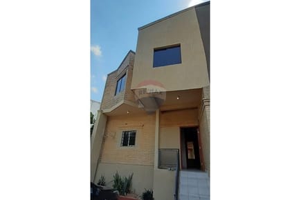 Dúplex en Venta en Lambaré – Espacioso