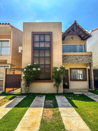 Hermosa Casa Amoblada en Alquiler Zona Norte