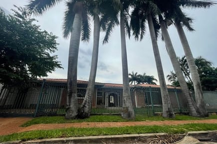 Venta de Residencia Villa Elisa Central 3 Bocas