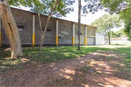 EN VENTA DEPOSITO/TINGLADO CON OFICINA EN FERNANDO DE LA MORA - ZONA SUR. 