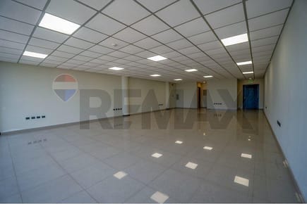 EN VENTA GRAN OFICINA EN EL SKYCENTER SOBRE SAN MARTIN  EN ASUNCION