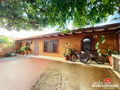 CASA EN VENTA DE 4 DORMITORIO EN EXCELENTE UBICACIÓN