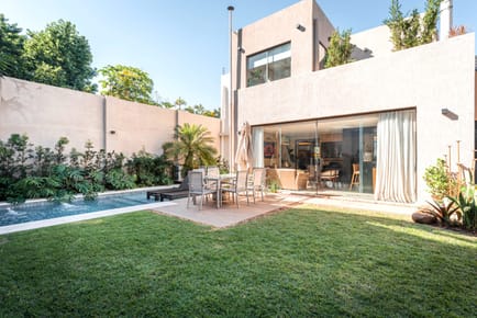 Residencia de Lujo en Venta – Virgen del Huerto, Asunción 