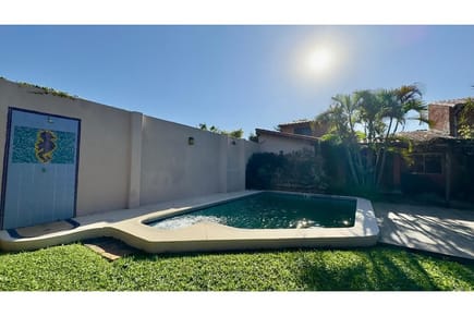 EN VENTA Amplia Residencia ubicada en Asunción Vista Alegre 