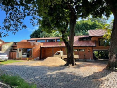 Alquilo Casa Estilo Colonial Sobre Mcal Lopez