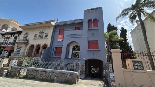 Venta- Casa- Sobre Bvar Artigas