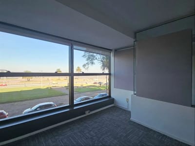 Oficina En Parque Rodó - Venta Con Renta