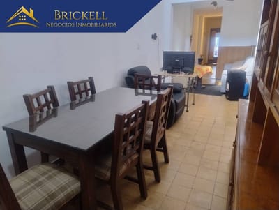 CASA EN VENTA LA COMERCIAL 3 DORMITORIOS GRAN PATIO CON PARRILLERO