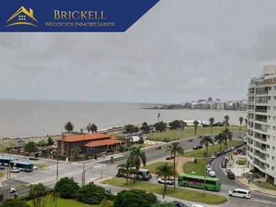 ALQUILER APARTAMENTO DE CATEGORIA POCITOS 2 DORMITORIOS Y servicio  VISTA AL MAR, GARAGE