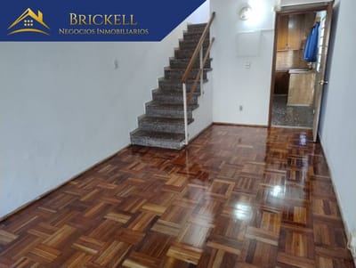 VENTA CASA TRES CRUCES  2 DORMITORIOS 2 BAÑOS PATIO AZOTEA Y COCHERA