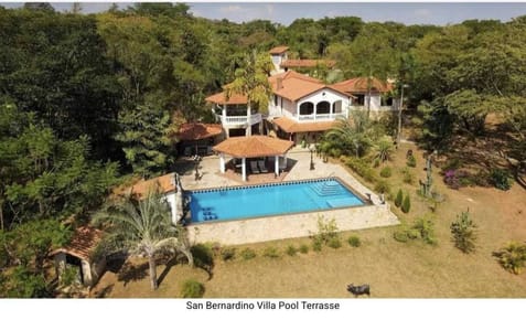 VENDO HERMOSA VILLA 4 DORMITORIOS - SAN BERNARDINO