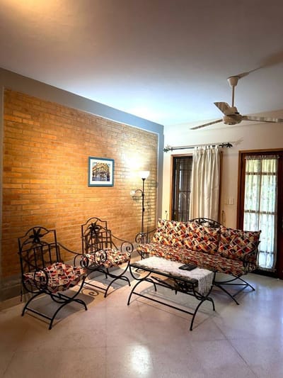 EN VENTA HERMOSA RESIDENCIA EN MBURUCUYA