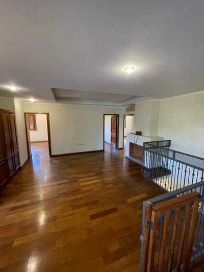 Vendo casa de 5 habitaciones barrio Las Lomas Asuncion (Z/ Shopping del Sol)