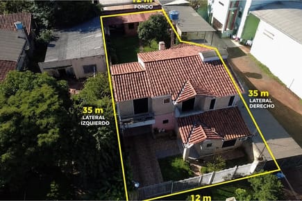 VENDO AMPLIA CASA DE 2 PISOS EN CIUDAD DEL ESTE
