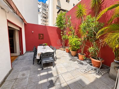 CASA DE ESTILO A 2 CUADRAS DE RAMBLA POCITOS. BENITO LAMAS Y BERRO. 5 DORM+ 5 BAÑOS+ PLAYROOM  + ESTAR + BARBACOA CON PARRILLERO