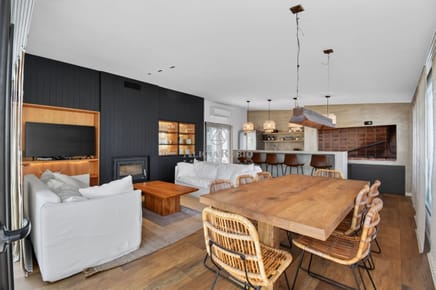 JUAN MARIA PEREZ CASI RAMBLA. DUPLEX. GRAN BBCOA EXCLUSIVA. 3 ESTUFAS LEÑA.  235 MTS EDIF. GJE + ALQ OTRO.