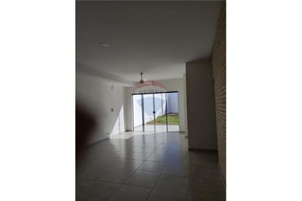 Casa - Alquiler - Lambaré, Paraguay