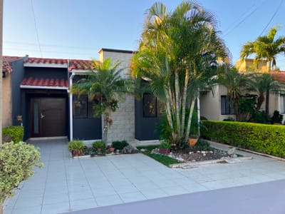 CASA EN VENTA DE OFERTA!! Zona norte en condominio