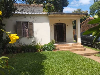 VENDO CASA EN VILLA ELISA, BARRIO MBOCAJATY - ID 43500