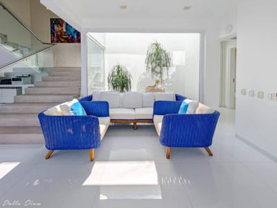 Casa de Lujo amoblada en venta Av. Piraí calle 4 hermanos 