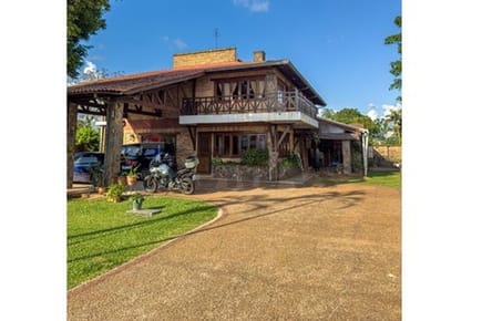 Vendo Amplia Casa con piscina con terreno de 1620 M2 en Fernando Norte 