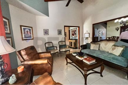 Casa - Venta - Luque, Central, Paraguay