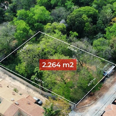 EN VENTA   TERRENO EN LAMBARE - ZONA CENTURY PLAZA 