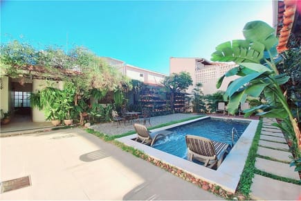 VENDO HERMOSA RESIDENCIA EN LAS MERCEDES