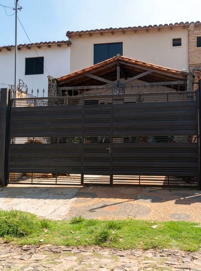 Vendo Casa Tipo Duplex En Zeballos Cue   Limite C/ Loma Pyta