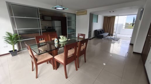 3 DORMITORIOS SUITS  AMOBLADO COND. EQUIPETROL I