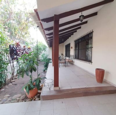 AV. ALEMANA ENTRE 3RO Y 4TO ANILLO CASA EN VENTA