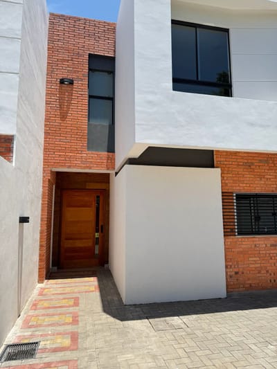VENDO HERMOSO DUPLEX EN EL BARRIO RECOLETA DE ASUNCION