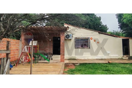 CASA EN ÑEMBY A 5 CUADRAS DE ACCESO SUR