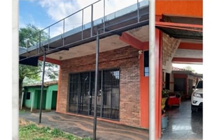VENDO CASA CON SALON COMERCIAL - CAPIATA