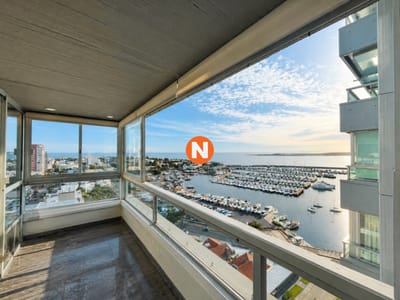 Apartamento En Alquier Frente Al Puerto