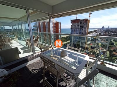 VENTA DE APARTAMENTO DE 2 DORMITORIOS EN MANSA PUNTA DEL ESTE