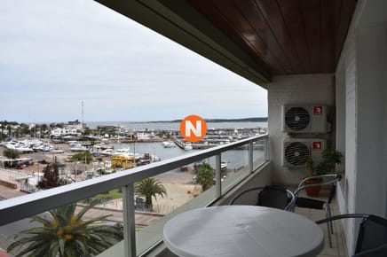 Apartamento en Venta y Alquiler, Peninsula, Punta del Este, 2 Dormitorios.