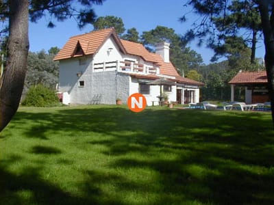 Casa en Venta y Alquiler, Rincón del Indio, Punta del Este, 3 Dormitorios.