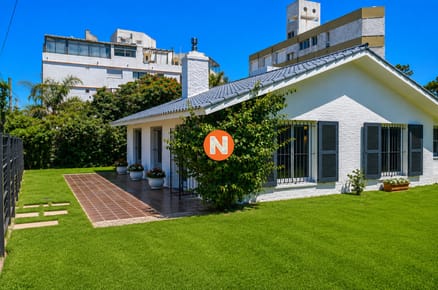 Casa en Venta, Parada 8 de la Mansa, Punta del Este, 3 Dormitorios.